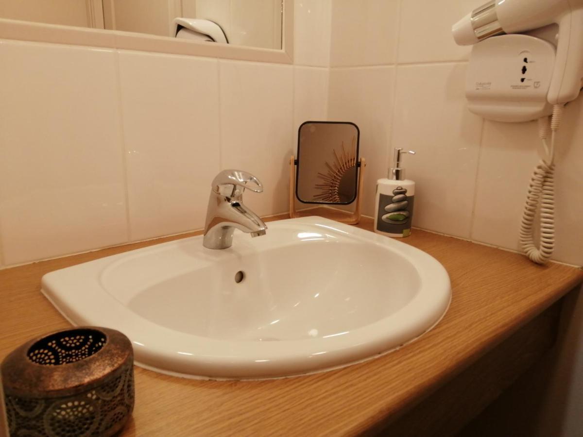 Le Chai De La Rose Spa Et Seances Bien Etre Doué-la-Fontaine Eksteriør billede